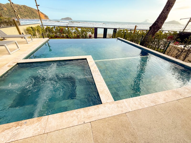 CASA PÉ NA AREIA NA PRAIA DA BALEIA TOWN HOUSE - À VENDA  São Sebastião - 