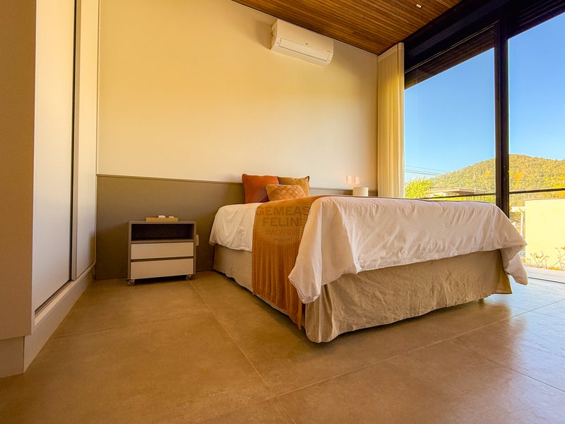 CASA PÉ NA AREIA NA PRAIA DA BALEIA TOWN HOUSE - À VENDA  São Sebastião - 