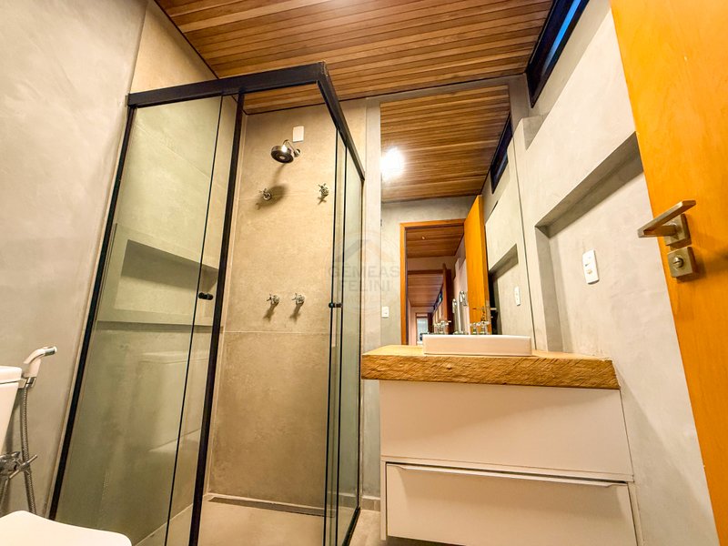 CASA PÉ NA AREIA NA PRAIA DA BALEIA TOWN HOUSE - À VENDA  São Sebastião - 