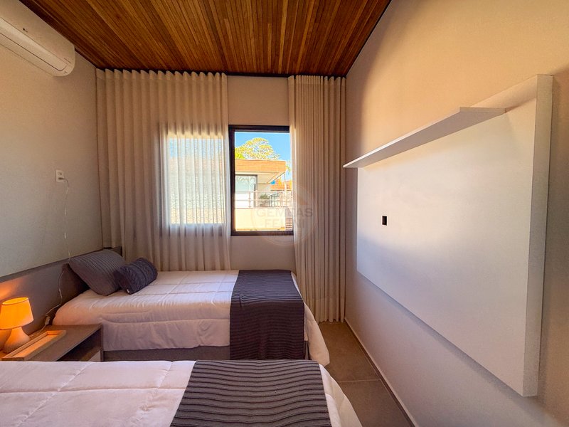 CASA PÉ NA AREIA NA PRAIA DA BALEIA TOWN HOUSE - À VENDA  São Sebastião - 