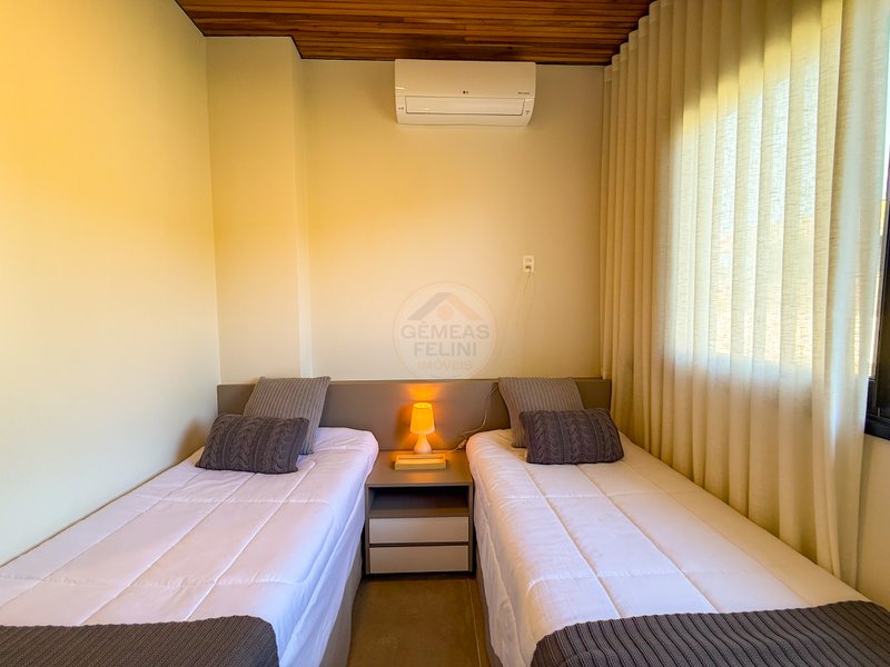 CASA PÉ NA AREIA NA PRAIA DA BALEIA TOWN HOUSE - À VENDA  São Sebastião - 