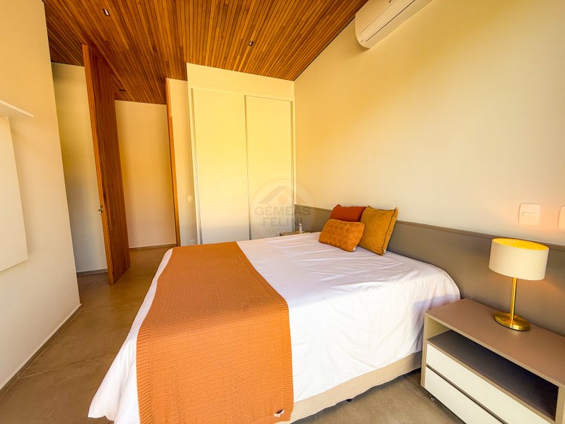 CASA PÉ NA AREIA NA PRAIA DA BALEIA TOWN HOUSE - À VENDA  São Sebastião - 