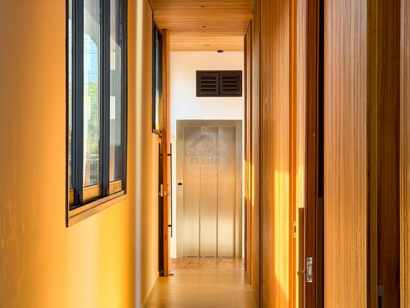 CASA PÉ NA AREIA NA PRAIA DA BALEIA TOWN HOUSE - À VENDA  São Sebastião - 