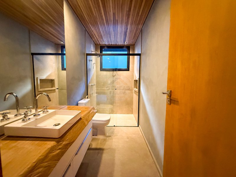 CASA PÉ NA AREIA NA PRAIA DA BALEIA TOWN HOUSE - À VENDA  São Sebastião - 