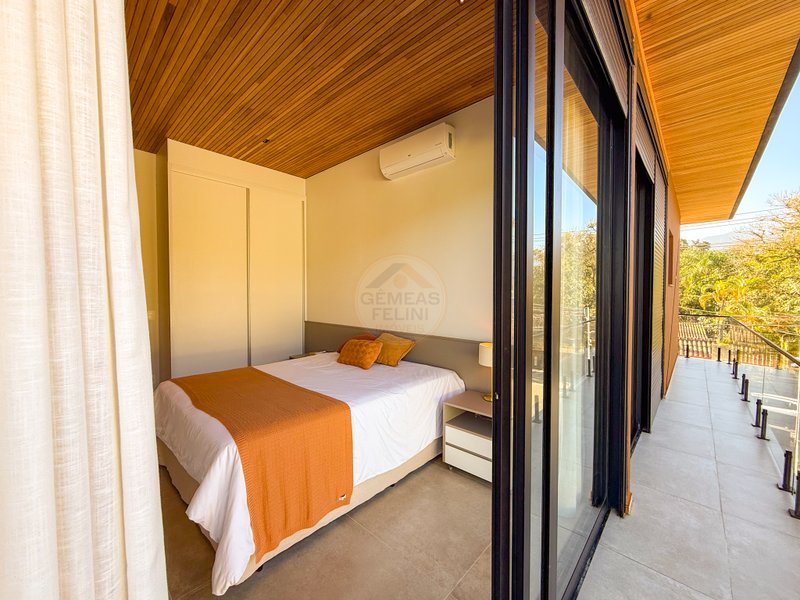 CASA PÉ NA AREIA NA PRAIA DA BALEIA TOWN HOUSE - À VENDA  São Sebastião - 