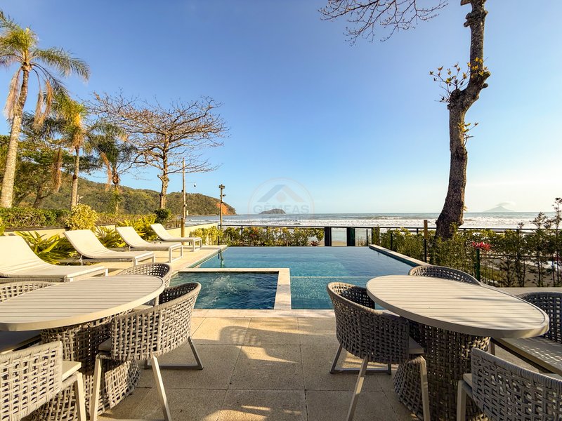 CASA PÉ NA AREIA NA PRAIA DA BALEIA TOWN HOUSE - À VENDA  São Sebastião - 