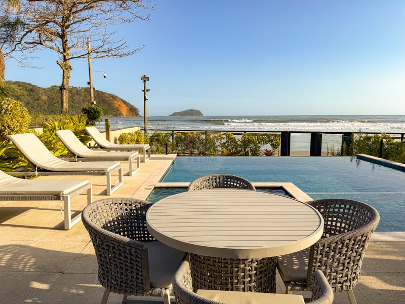 CASA PÉ NA AREIA NA PRAIA DA BALEIA TOWN HOUSE - À VENDA  São Sebastião - 