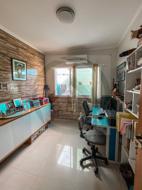 Casa c/edícula fundos na Av Edu las casas Avenida Edu Las Casas Porto Alegre - 