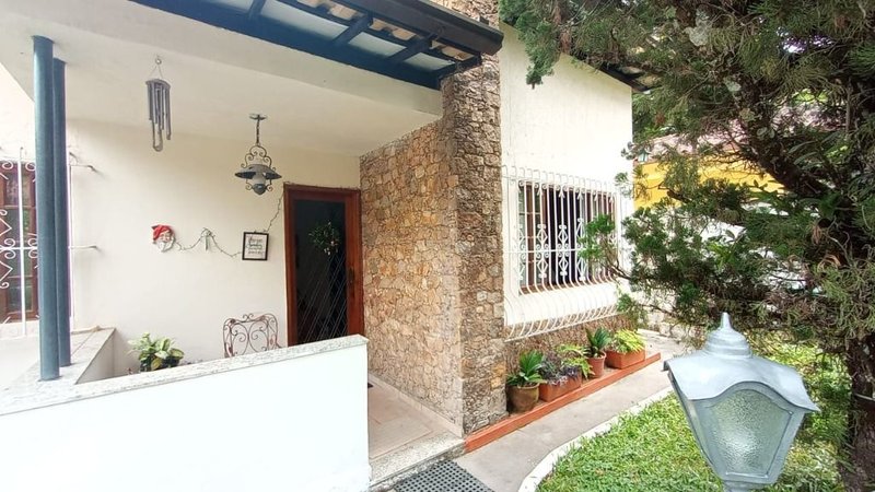 Casa com 4 dormitórios à venda por R$ 890.000 - Cônego - Nova Friburgo/RJ  Nova Friburgo - 