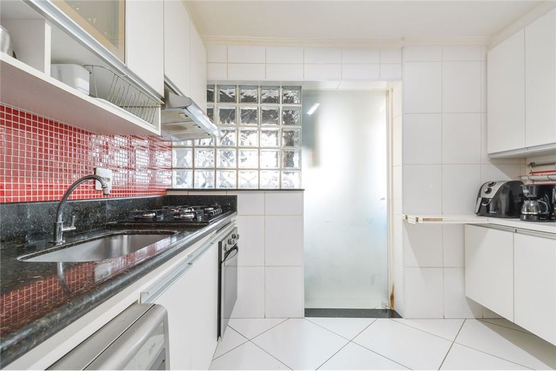 Apartamento em Moema com 3 dormitórios 70m² Iraí São Paulo - 