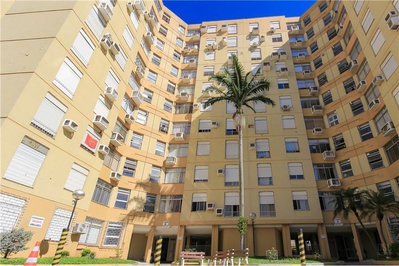 Apartamento de 3 dormitórios na Av Wenceslau Escobar Wenceslau Escobar Porto Alegre - 