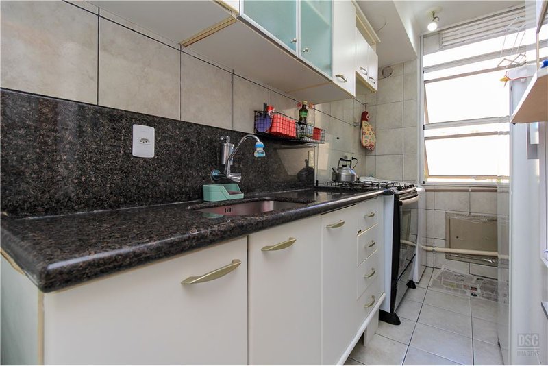 Apartamento de 3 dormitórios na Av Wenceslau Escobar Wenceslau Escobar Porto Alegre - 