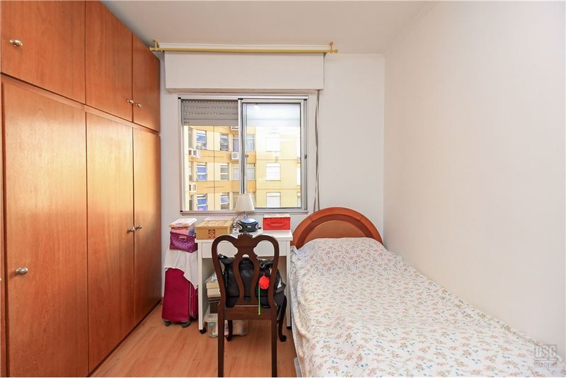 Apartamento de 3 dormitórios na Av Wenceslau Escobar Wenceslau Escobar Porto Alegre - 
