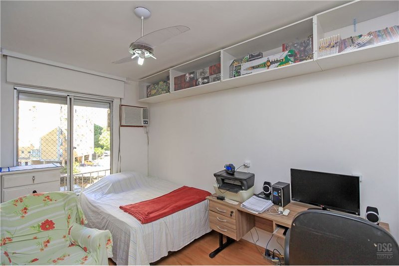 Apartamento de 3 dormitórios na Av Wenceslau Escobar Wenceslau Escobar Porto Alegre - 