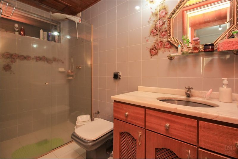 Apartamento de 3 dormitórios na Av Wenceslau Escobar Wenceslau Escobar Porto Alegre - 