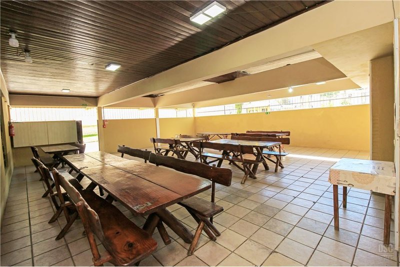 Apartamento de 3 dormitórios na Av Wenceslau Escobar Wenceslau Escobar Porto Alegre - 