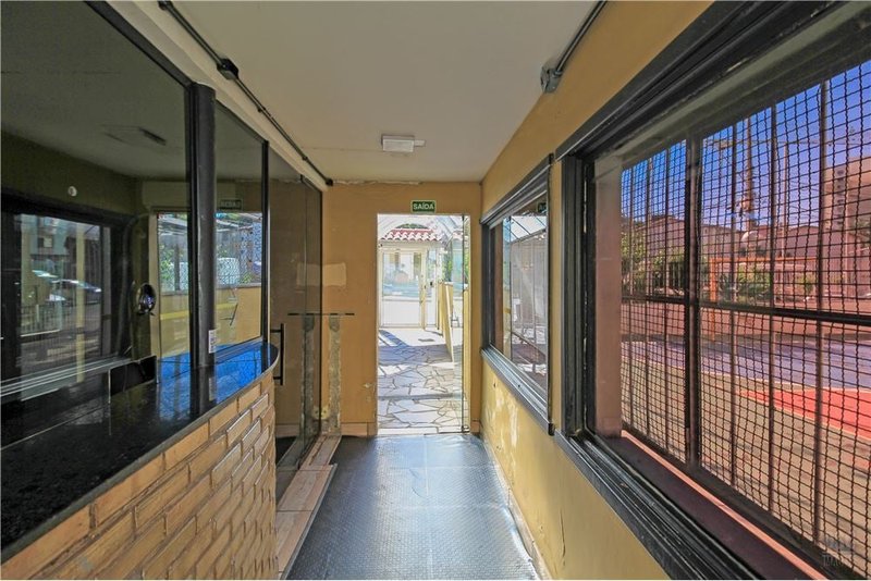 Apartamento de 3 dormitórios na Av Wenceslau Escobar Wenceslau Escobar Porto Alegre - 