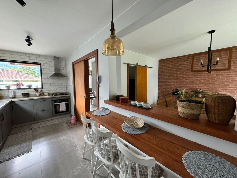 Casa com 4 dormitórios à venda, 210 m² por R$ 1.150.000 - Cônego - Nova Friburgo/RJ  Nova Friburgo - 