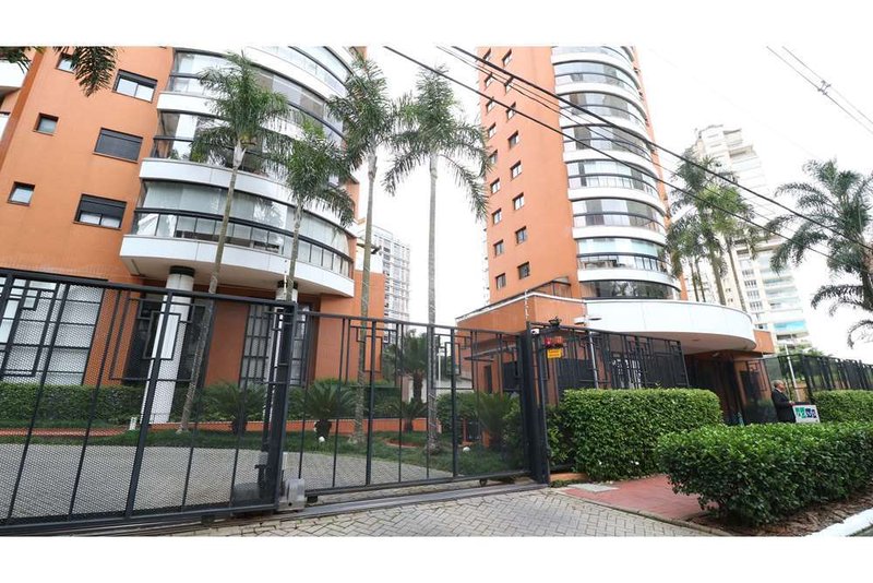 Apartamento Grarden no Panamby com 4 dormitórios 259m² Forte William São Paulo - 