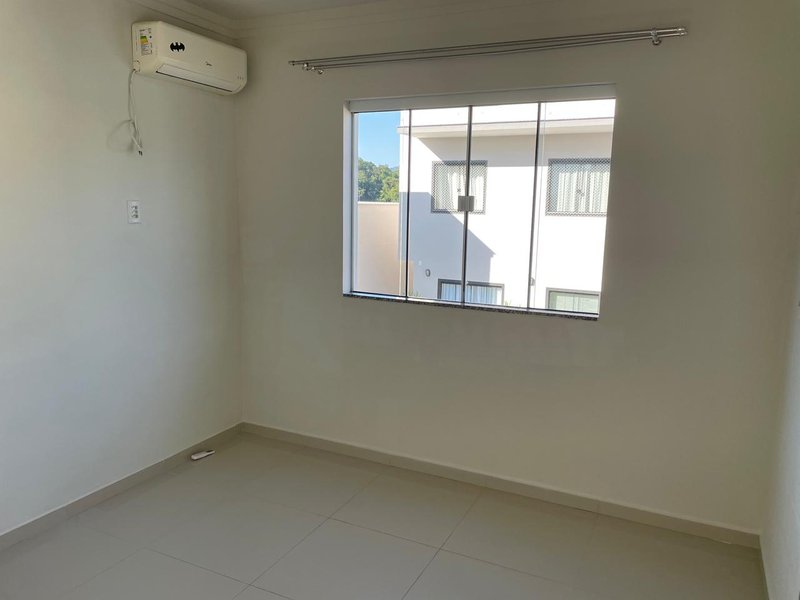 Apartamento semimobiliado  Timbó - 