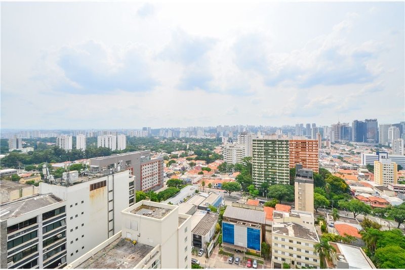 Apartamento em Santo Amaro com 33m² av vereador jose diniz São Paulo - 