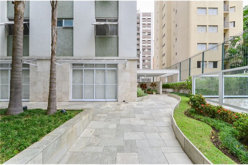 Apartamento em Moema com 3 dormitórios 144m² Inhambú São Paulo - 