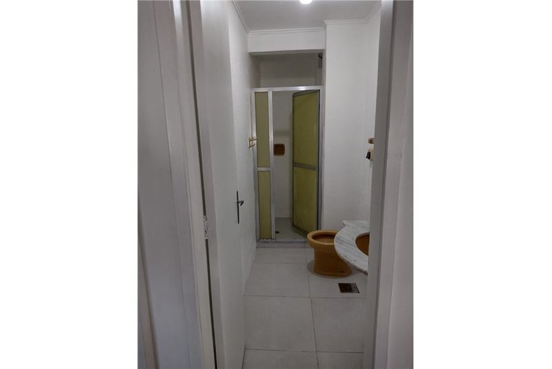 Apartamento com 2 dormitórios á 250m da Av Assis Brasil Itararé Porto Alegre - 
