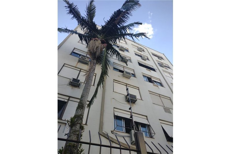 Apartamento com 2 dormitórios á 250m da Av Assis Brasil Itararé Porto Alegre - 