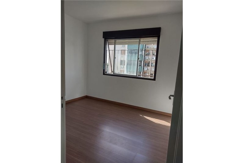 Apartamento com 2 dormitórios á 250m da Av Assis Brasil Itararé Porto Alegre - 