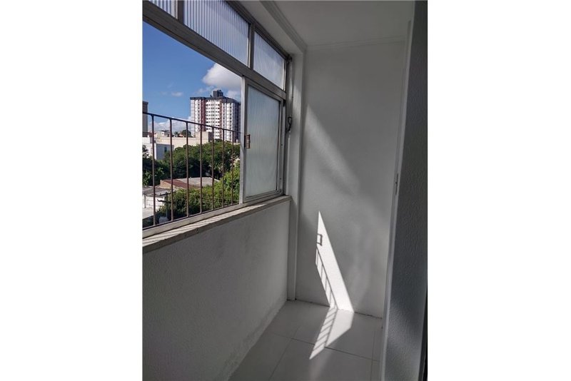 Apartamento com 2 dormitórios á 250m da Av Assis Brasil Itararé Porto Alegre - 