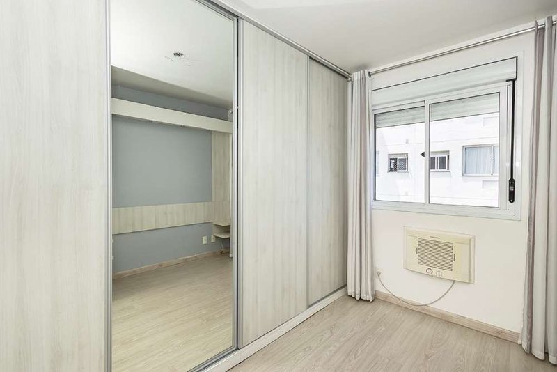 Apartamento com 3 dormitórios na Av Coronel Massot Coronel Massot Porto Alegre - 