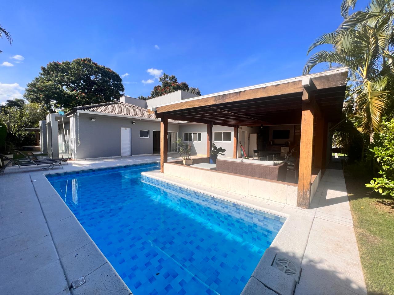 Casa com  4 dormit&oacute;rios &agrave; venda, 515 m&sup2; - Condom&iacute;nio Lago Azul Golfe Clube -Ara&ccedil;oiaba-SP Rodovia Raposo Tavares  Araçoiaba da Serra - 