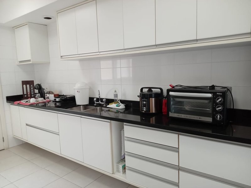 Apartamento com 178m² - 4 dormitórios, 4 vagas - Água Branca / Perdizes Rua Airosa Galvão São Paulo - 