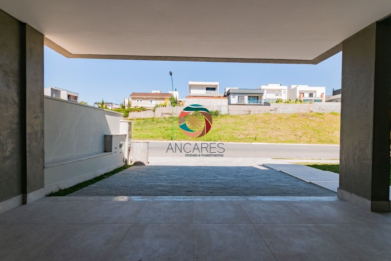 Casa térrea no Residencial Mont Alcino: conforto, segurança e qualidade de vida Estrada Municipal do Roncáglia Valinhos - 
