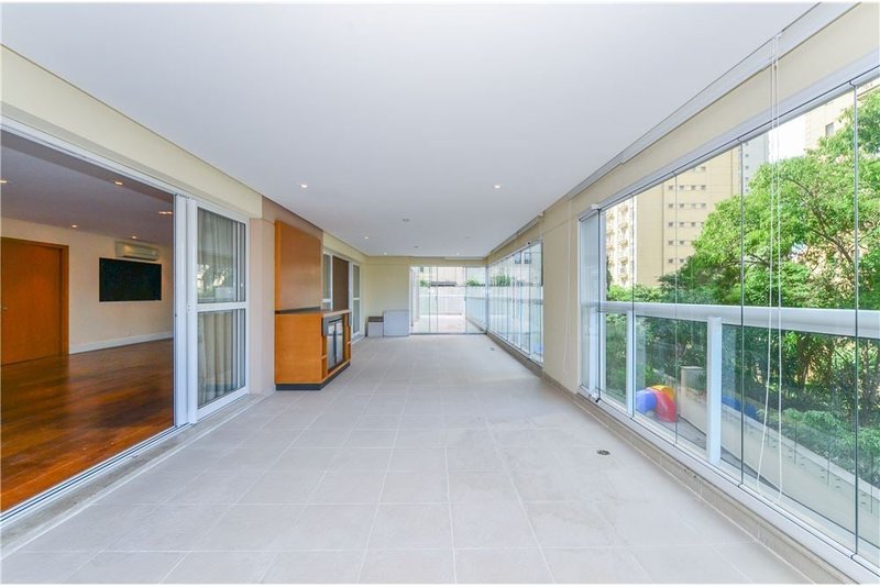 Apartamento no Condomínio Anauá Panamby com 674m² Deputado Laércio Corte São Paulo - 