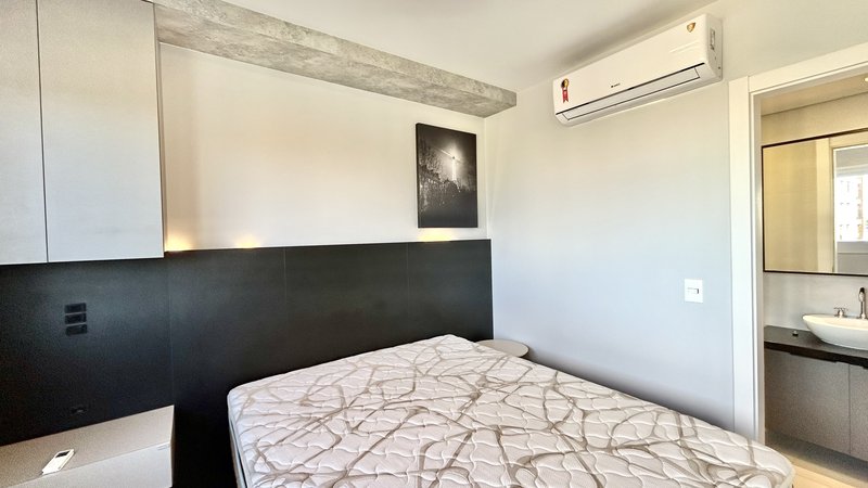 R$ 699.000 - ALTO PADRÃO - LINDÍSSIMO APARTAMENTO - ANDAR ALTO - 53M2 - 1 DORM - 2 VAGAS Alameda Emílio de Menezes Porto Alegre - 