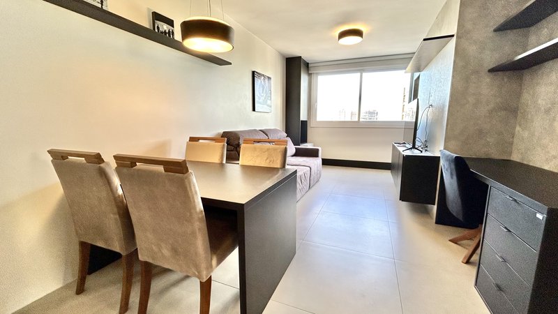 R$ 699.000 - ALTO PADRÃO - LINDÍSSIMO APARTAMENTO - ANDAR ALTO - 53M2 - 1 DORM - 2 VAGAS Alameda Emílio de Menezes Porto Alegre - 