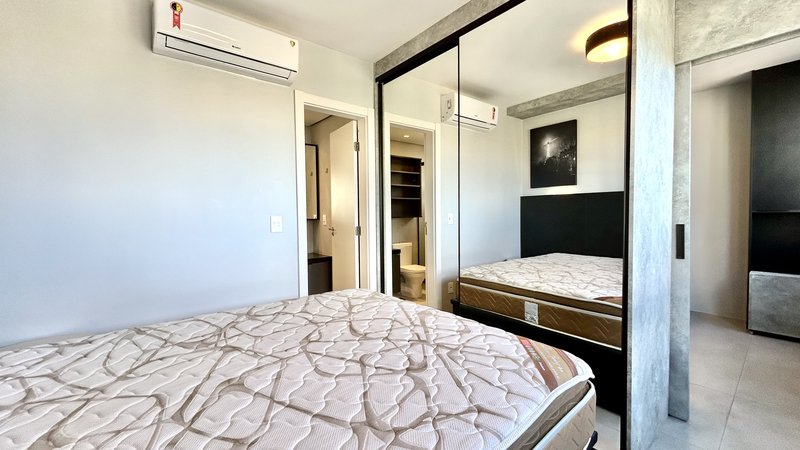 R$ 699.000 - ALTO PADRÃO - LINDÍSSIMO APARTAMENTO - ANDAR ALTO - 53M2 - 1 DORM - 2 VAGAS Alameda Emílio de Menezes Porto Alegre - 