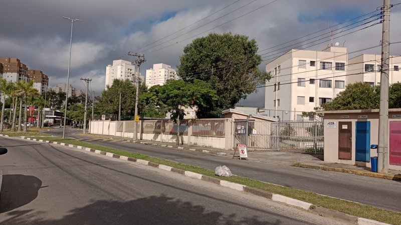 Apartamento Condomínio João XXIII, 02 dormitórios, 01 banheiro, 01 vaga e lazer - Mogi das Cruzes - 