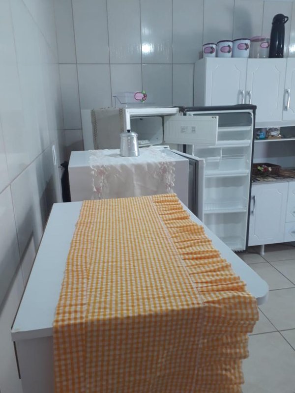 Apto com 2 quartos, sendo 1 suíte, 1 vaga coberta e ar condicionado nos quartos Rua Guarani,  Capão da Canoa - 