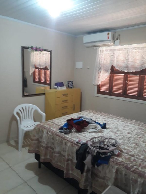 Apto com 2 quartos, sendo 1 suíte, 1 vaga coberta e ar condicionado nos quartos Rua Guarani,  Capão da Canoa - 
