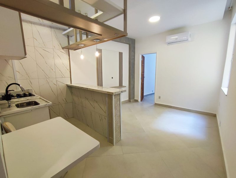Apartamento de sala e quarto em Copacabana Rua Barata Ribeiro Rio de Janeiro - 