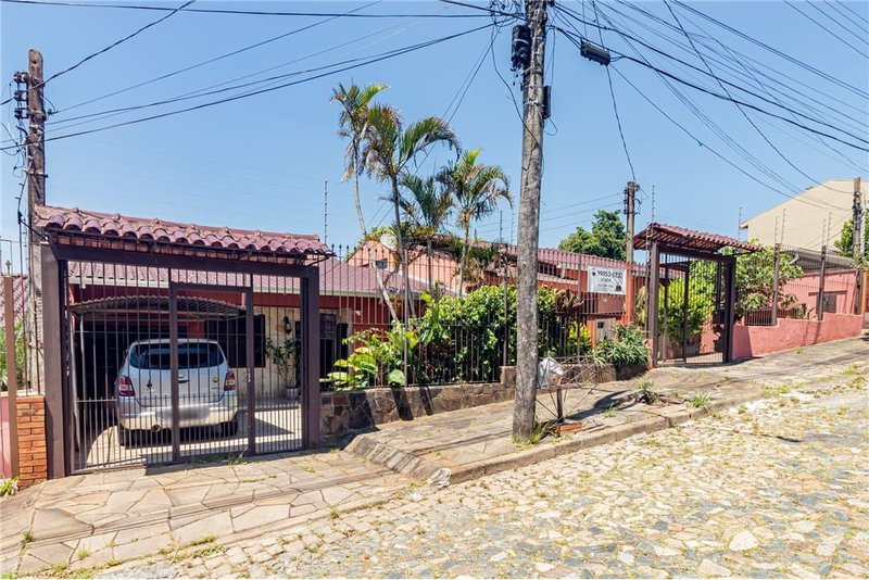 Casa de 3 dormitórios á 250m da Av Delmar Rocha Barbosa Francisca Lechner Porto Alegre - 