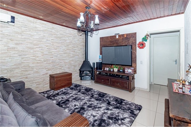 Casa de 3 dormitórios á 250m da Av Delmar Rocha Barbosa Francisca Lechner Porto Alegre - 
