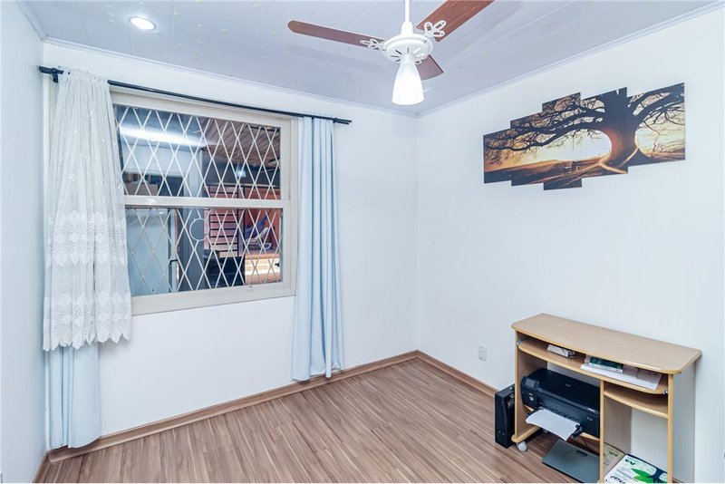 Casa de 3 dormitórios á 250m da Av Delmar Rocha Barbosa Francisca Lechner Porto Alegre - 