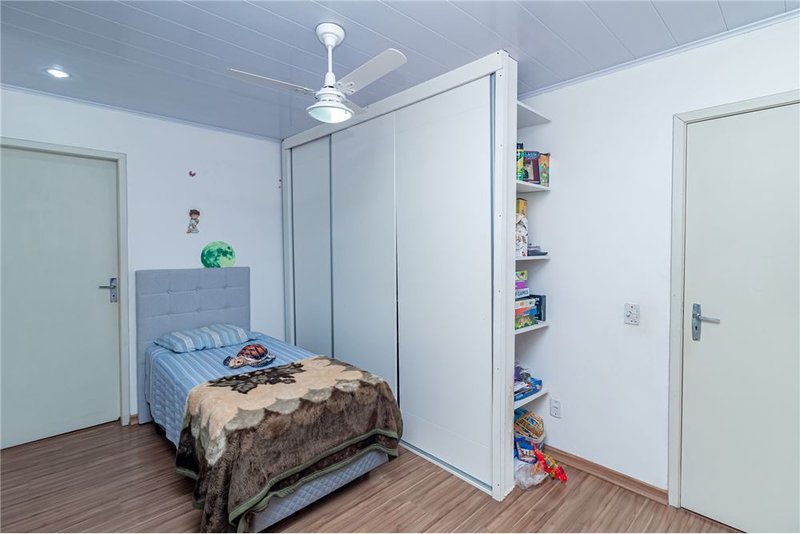 Casa de 3 dormitórios á 250m da Av Delmar Rocha Barbosa Francisca Lechner Porto Alegre - 