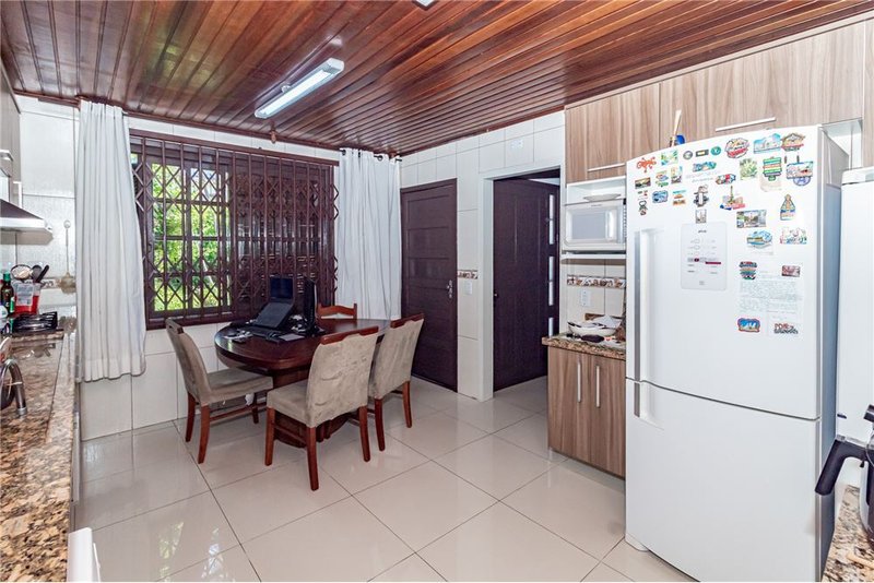 Casa de 3 dormitórios á 250m da Av Delmar Rocha Barbosa Francisca Lechner Porto Alegre - 