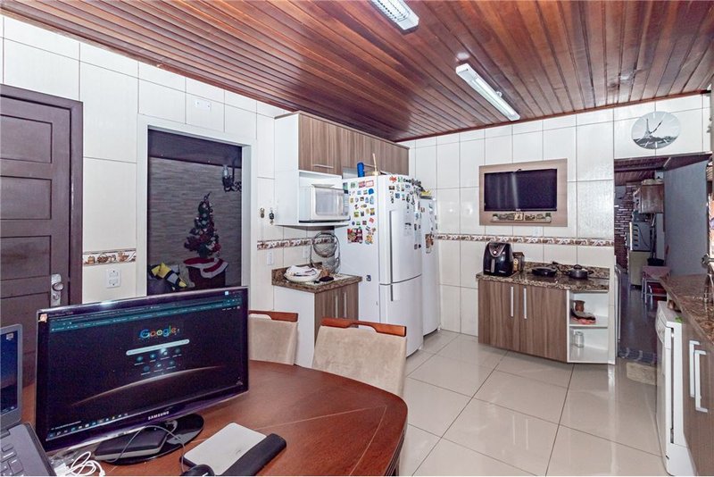 Casa de 3 dormitórios á 250m da Av Delmar Rocha Barbosa Francisca Lechner Porto Alegre - 
