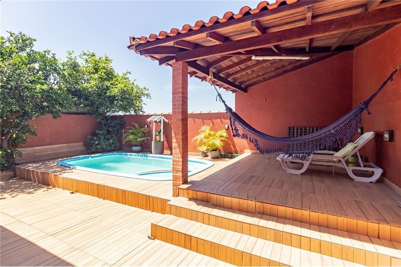 Casa de 3 dormitórios á 250m da Av Delmar Rocha Barbosa Francisca Lechner Porto Alegre - 
