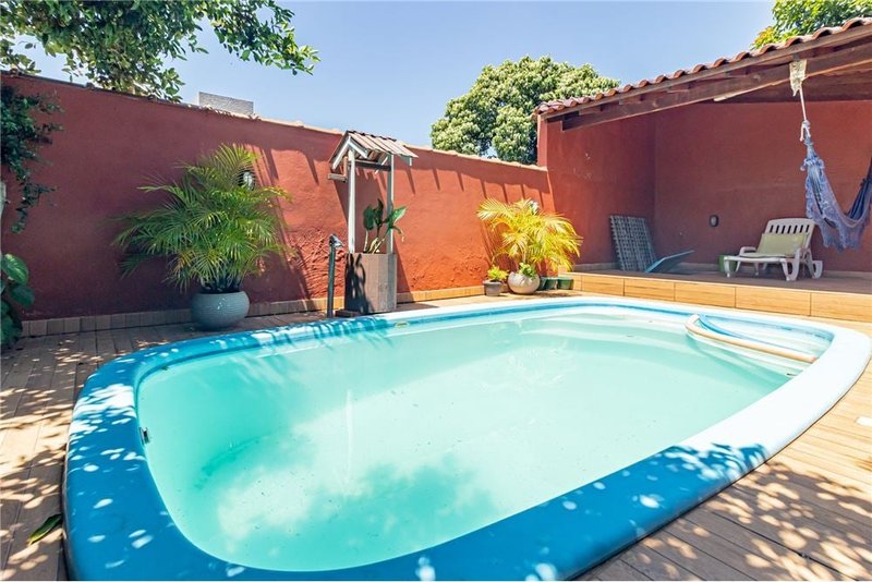 Casa de 3 dormitórios á 250m da Av Delmar Rocha Barbosa Francisca Lechner Porto Alegre - 